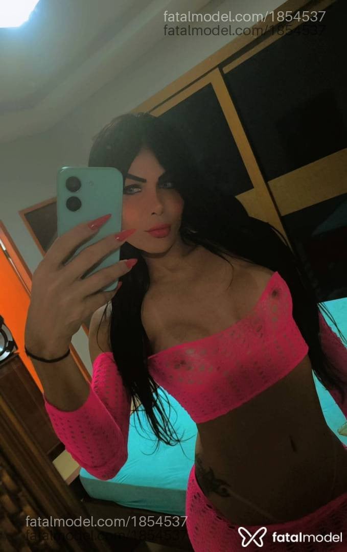Acompanhante mulher trans morena (o) de olhos verdes em Jataí - Loren