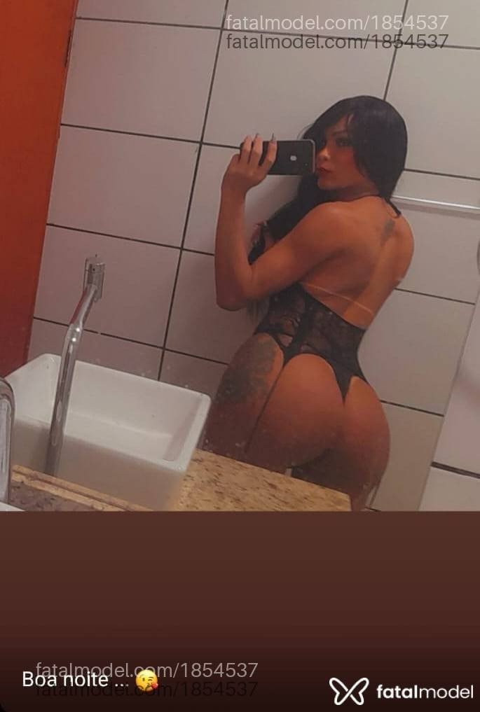 Acompanhante mulher trans morena (o) de olhos verdes - Loren