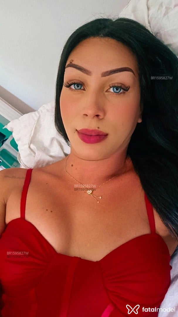 Acompanhante mulher trans morena (o) de olhos azuis em João Pessoa - Renata Maria