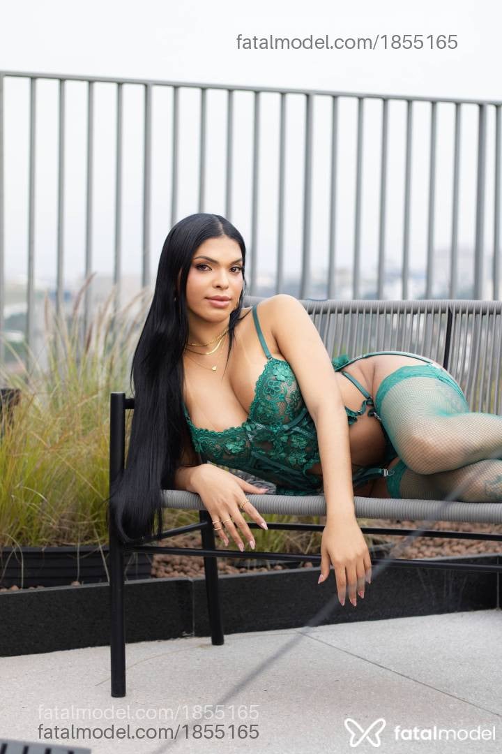 Acompanhante mulher trans morena (o) de olhos castanhos - Leticia Amorim