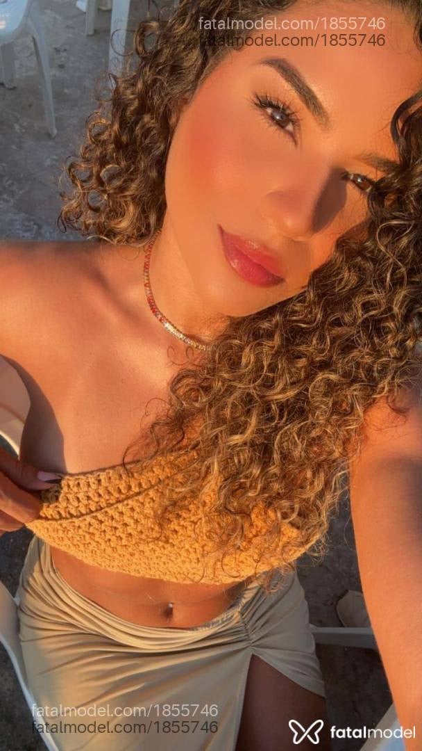 Acompanhante mulher loira (o) de olhos castanhos - Morena Jambo