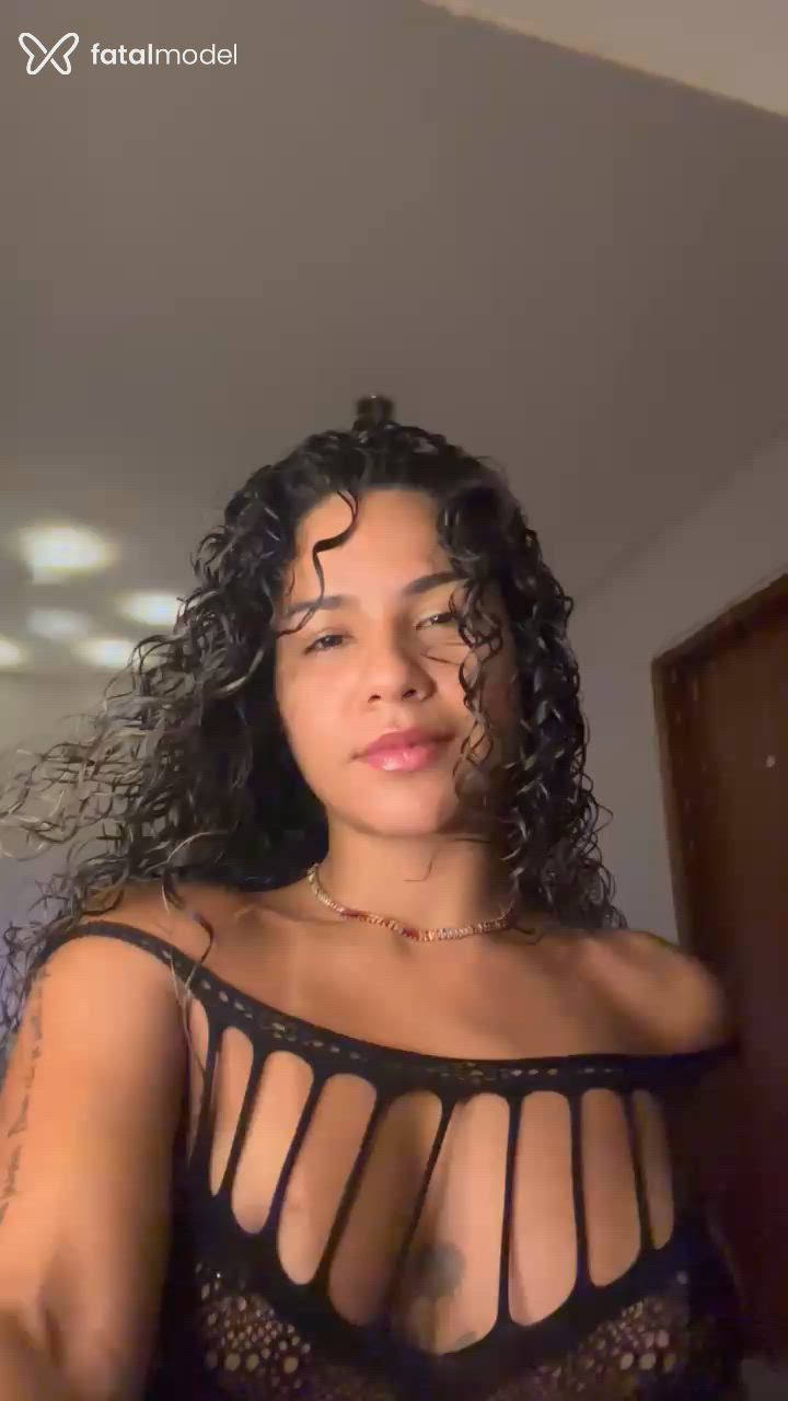 Acompanhante mulher loira (o) de olhos castanhos - Morena Jambo Acompanhante mulher loira (o) de olhos castanhos - Morena Jambo