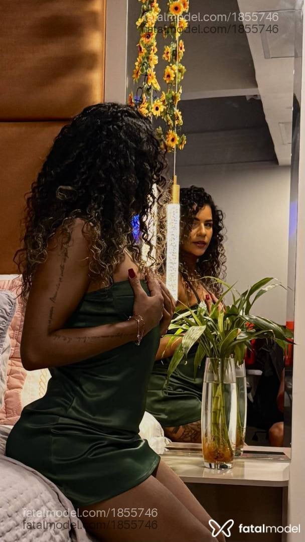 Acompanhante mulher loira (o) de olhos castanhos - Morena Jambo