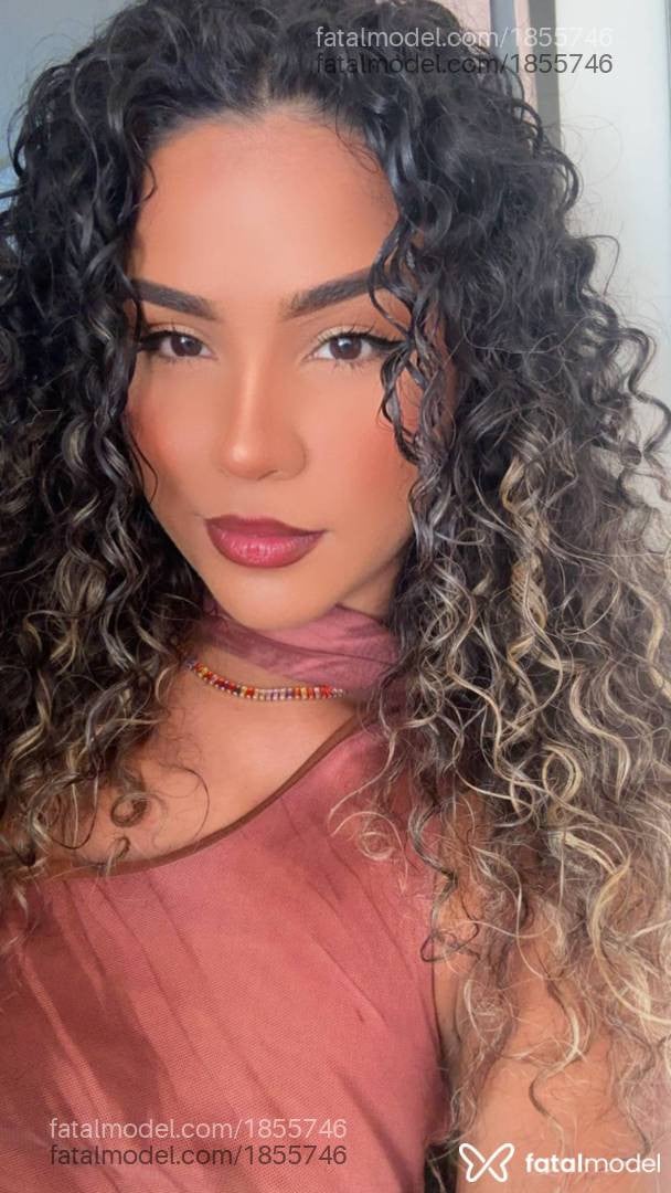 Acompanhante mulher loira (o) de olhos castanhos - Morena Jambo