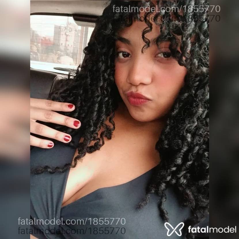 Acompanhante mulher morena (o) de olhos pretos - Lary