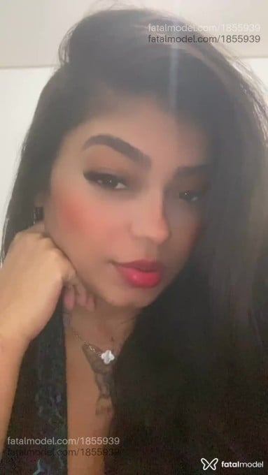 Acompanhante mulher morena (o) de olhos pretos - Jasmim Acompanhante mulher morena (o) de olhos pretos - Jasmim