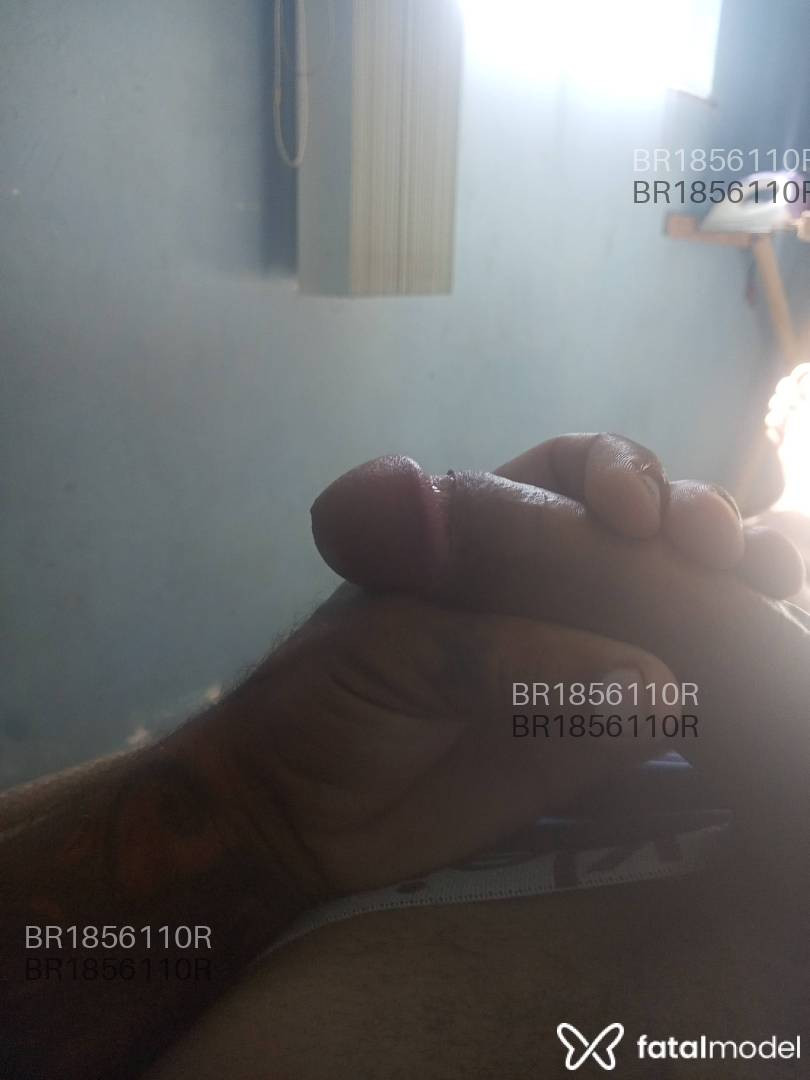 Acompanhante homem com cabelo castanho de olhos castanhos em Cabo Frio Acompanhante homem com cabelo castanho de olhos castanhos em Cabo Frio - Reizim