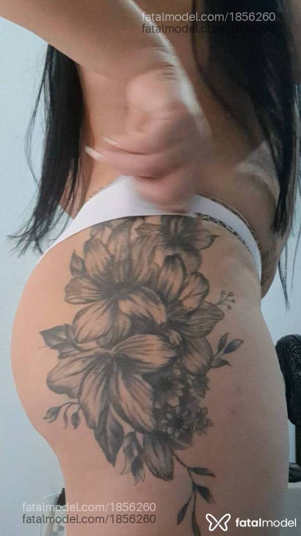 Acompanhante mulher com cabelo castanho de olhos pretos - Aylla