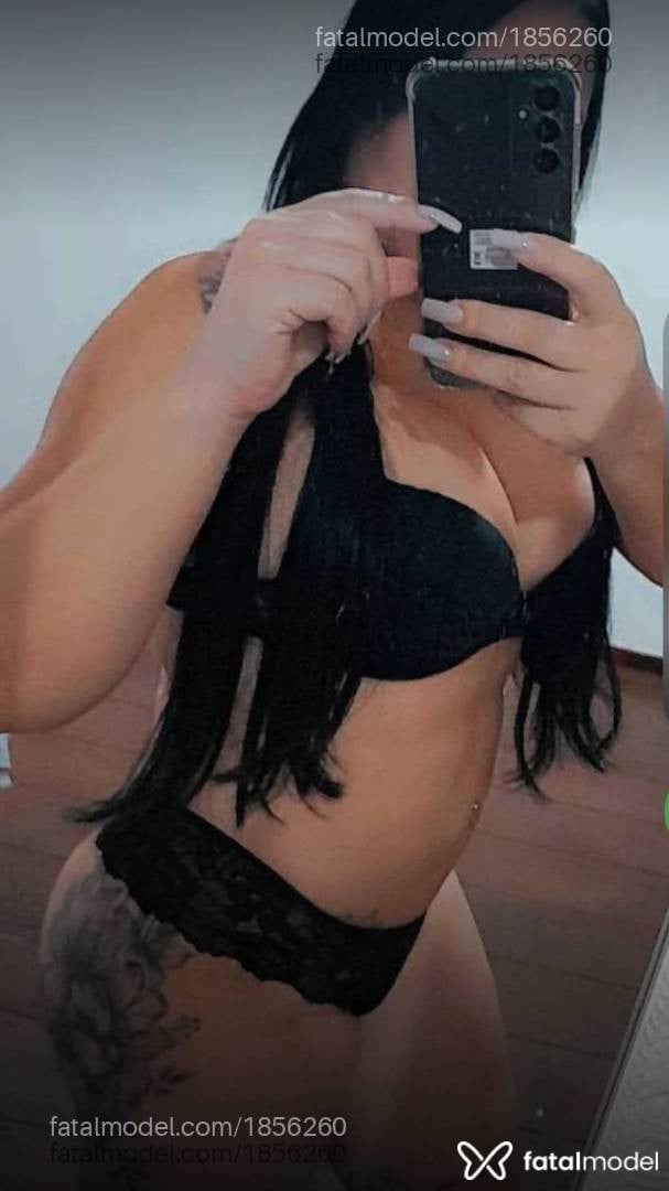 Acompanhante mulher com cabelo castanho de olhos pretos - Aylla