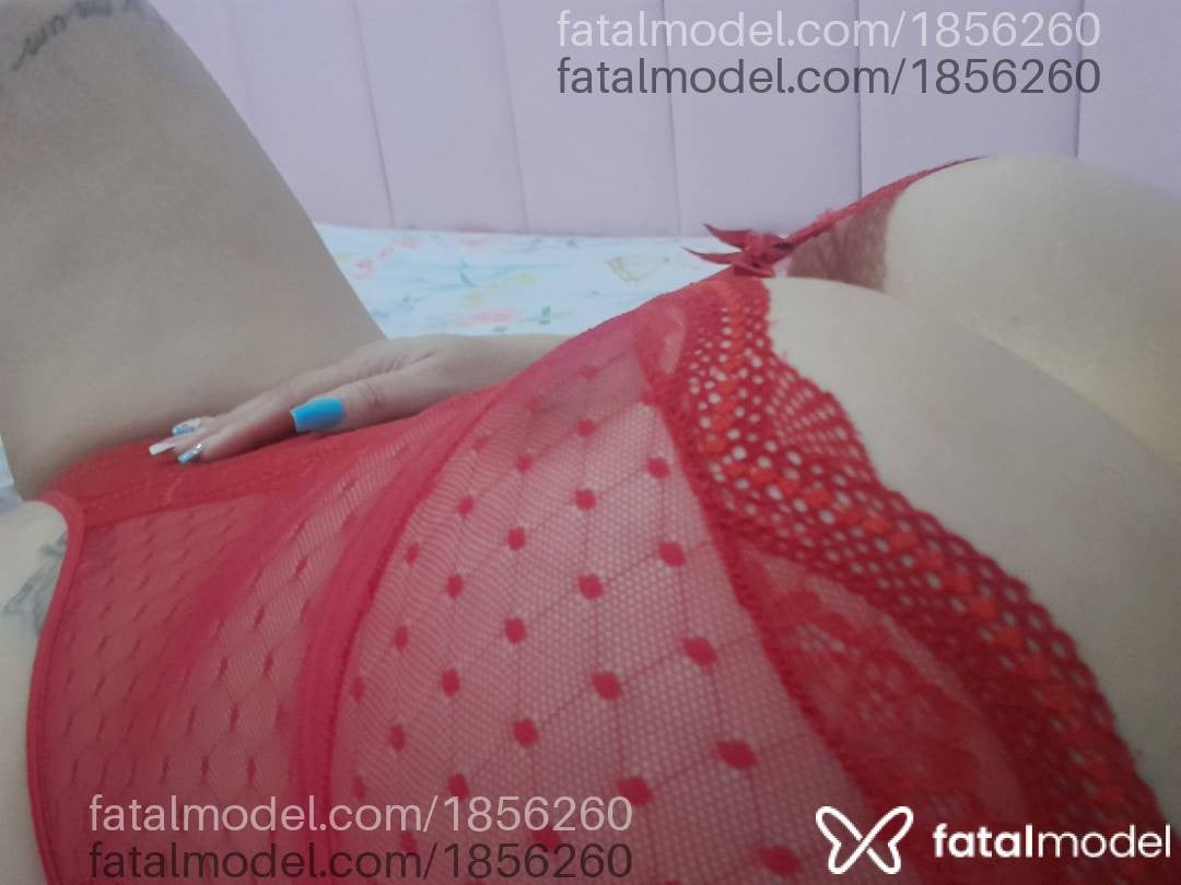 Acompanhante mulher com cabelo castanho de olhos pretos - Aylla