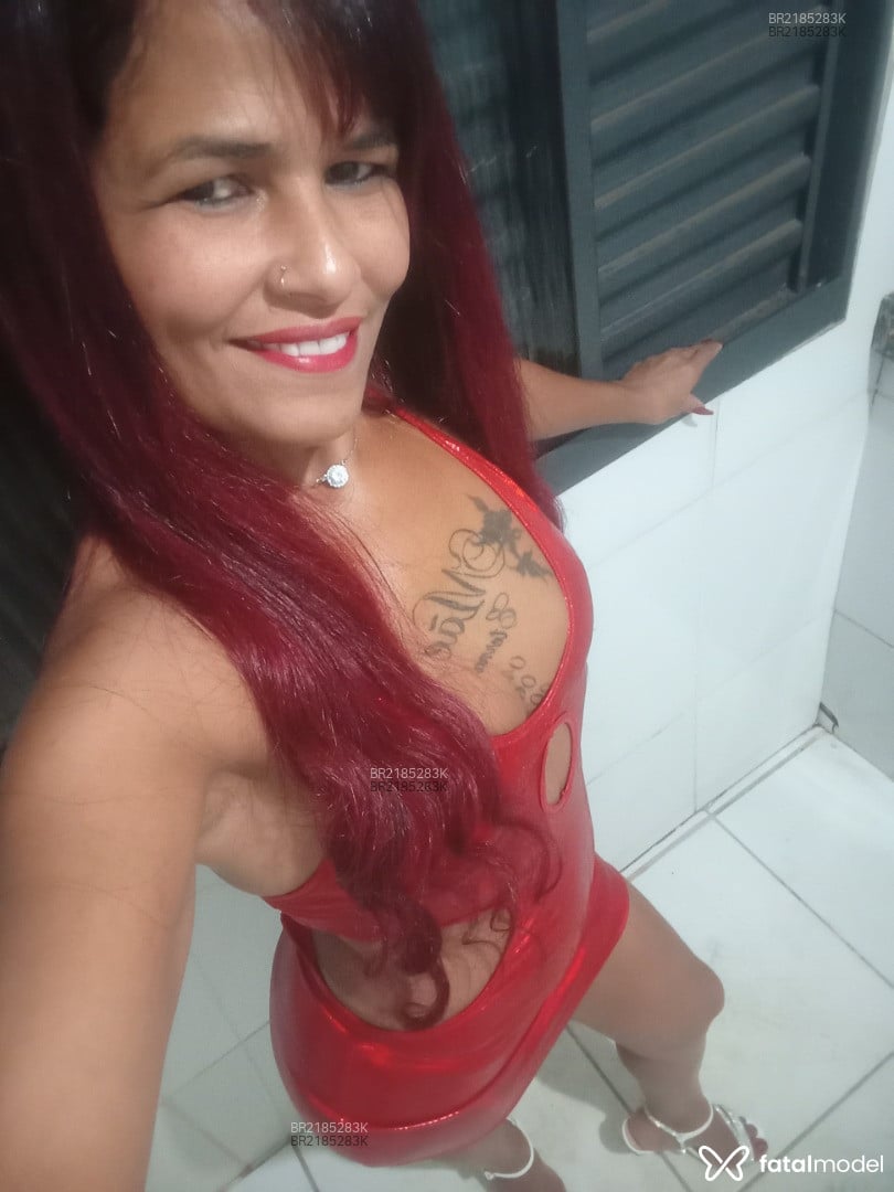 Acompanhante mulher ruiva (o) de olhos castanhos - Eduarda