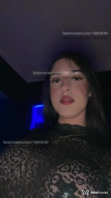 Acompanhante mulher trans com cabelo castanho de olhos castanhos em Guarujá Acompanhante mulher trans com cabelo castanho de olhos castanhos em Guarujá - Naty Silva