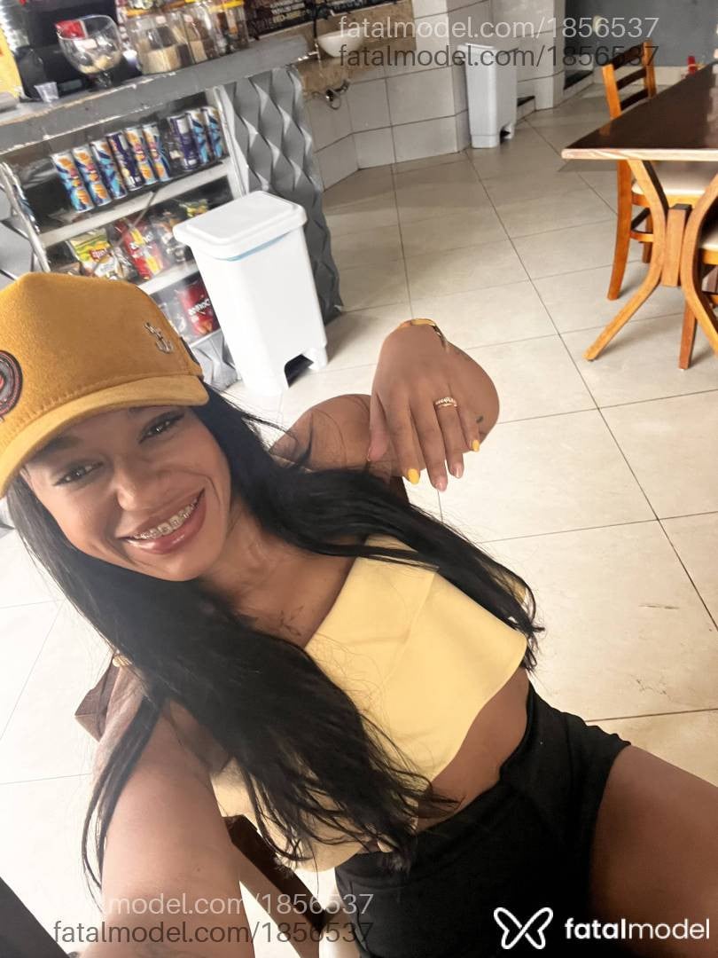 Acompanhante mulher morena (o) de olhos castanhos em Vitória da Conquista - Aline Herrera