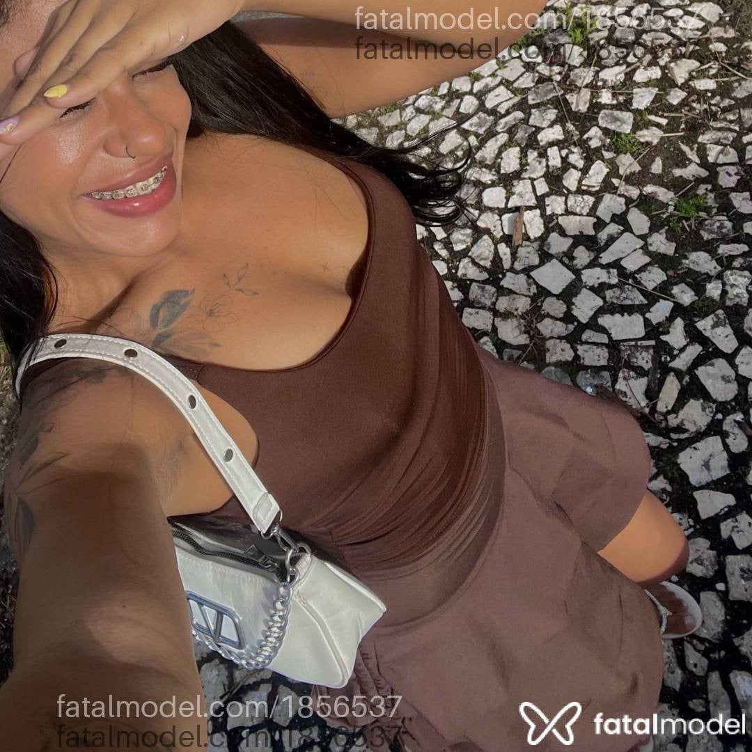 Acompanhante mulher morena (o) de olhos castanhos em Barra de São Francisco - Aline Herrera