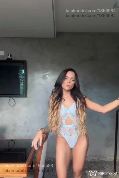 Acompanhante mulher loira (o) de olhos castanhos em Belo Horizonte - Mia