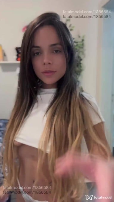 Acompanhante mulher loira (o) de olhos castanhos em Belo Horizonte - Mia