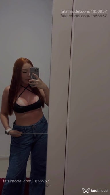 Acompanhante mulher com cabelo castanho de olhos castanhos - Hiana Monteiro