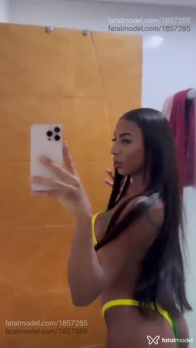 Acompanhante mulher trans com cabelo castanho de olhos mel em Brasília - Bianca Rodrigues