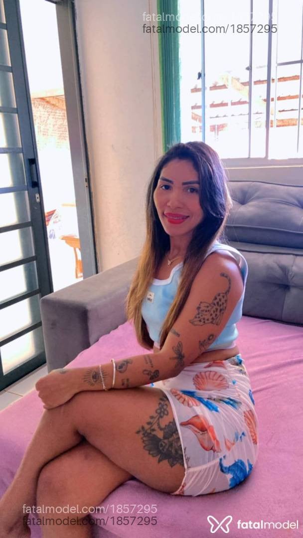 Acompanhante mulher com cabelo castanho de olhos pretos em Juína - Hanna