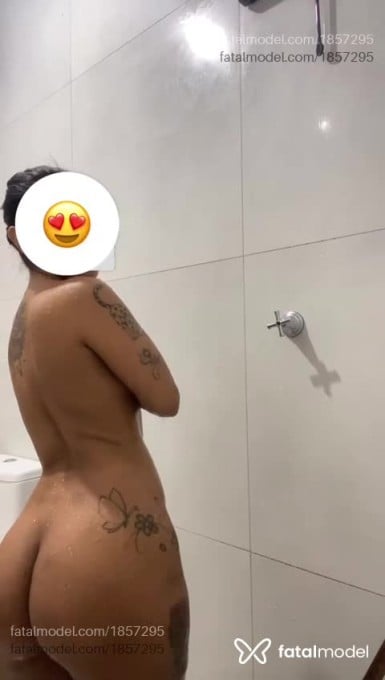 Acompanhante mulher com cabelo castanho de olhos pretos em Juína - Hanna