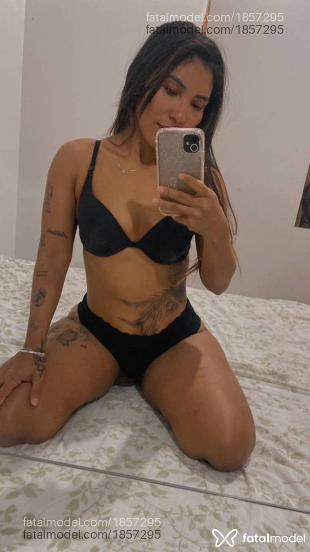 Acompanhante mulher com cabelo castanho de olhos pretos em Juína - Hanna