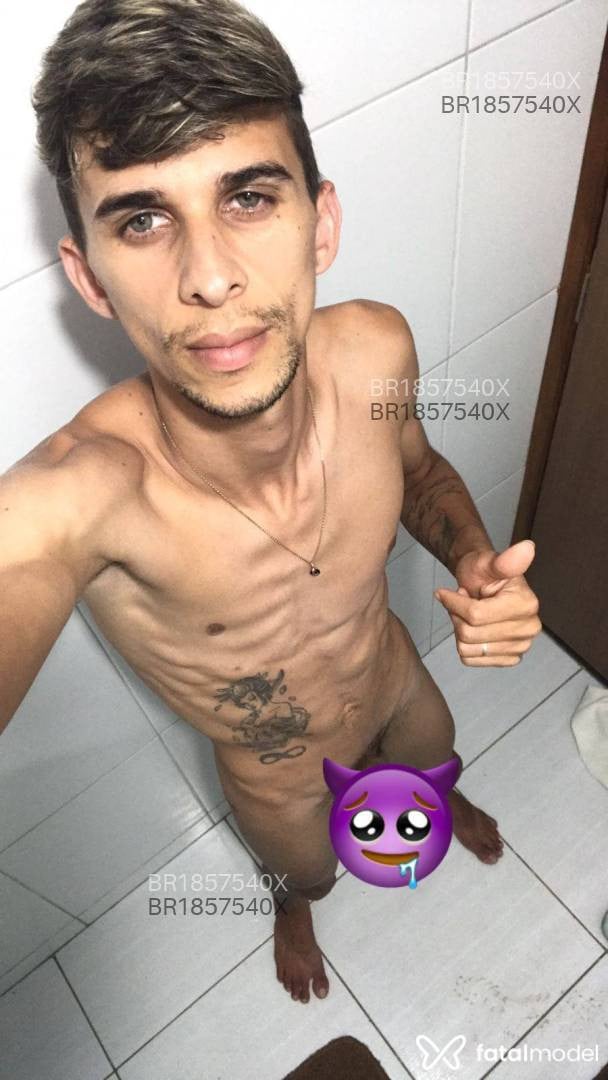 Acompanhante homem com cabelo castanho de olhos verdes em Santa Cruz do Capibaribe Acompanhante homem com cabelo castanho de olhos verdes em Santa Cruz do Capibaribe - Maliisson