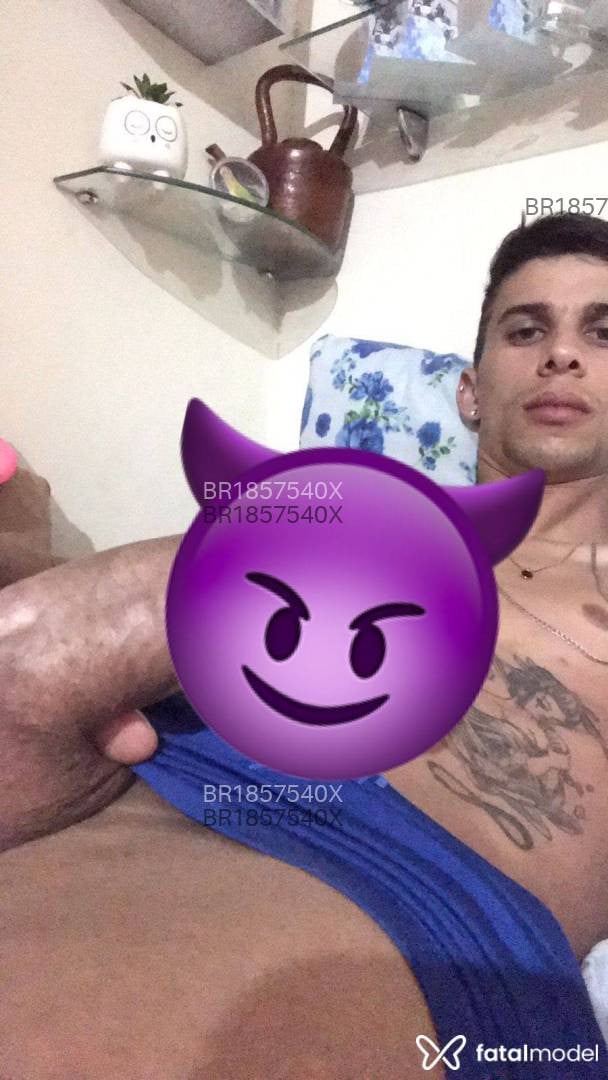 Acompanhante homem com cabelo castanho de olhos verdes em Santa Cruz do Capibaribe Acompanhante homem com cabelo castanho de olhos verdes em Santa Cruz do Capibaribe - Maliisson