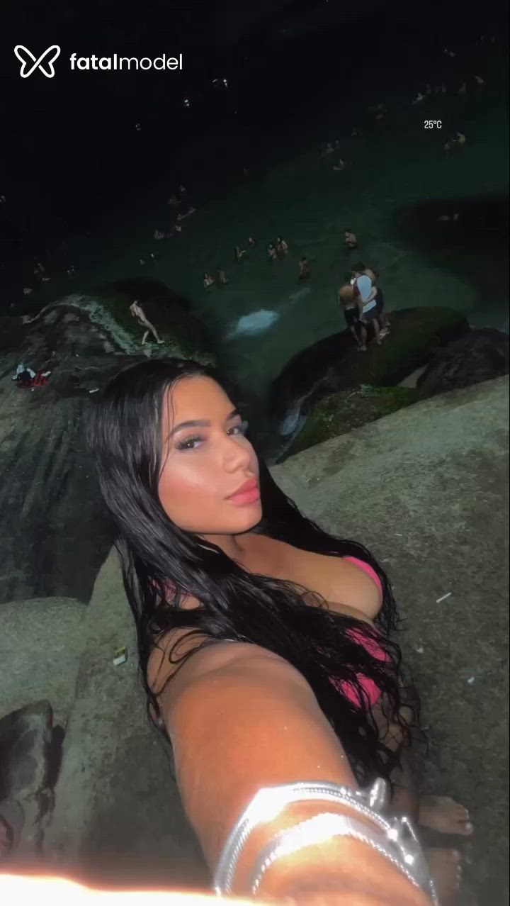 Acompanhante mulher morena (o) de olhos castanhos - Gabizinha Acompanhante mulher morena (o) de olhos castanhos - Gabizinha