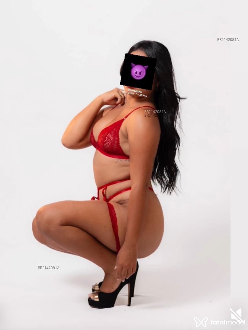 Acompanhante mulher morena (o) de olhos pretos em Brasília - Stefany Brandão