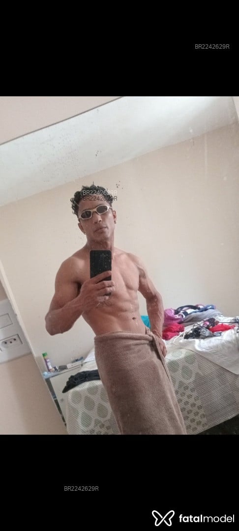 Acompanhante homem com cabelo castanho de olhos castanhos em Belo Horizonte - Moreninho