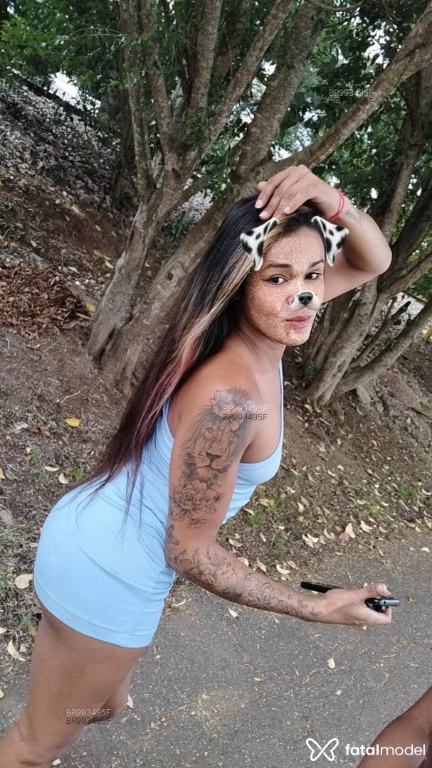 Acompanhante travesti com cabelo colorido de olhos pretos em Colombo Acompanhante travesti com cabelo colorido de olhos pretos em Colombo - Fernanda Sophye