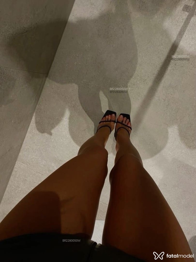 Acompanhante mulher morena (o) de olhos pretos - Gabriela Acompanhante mulher morena (o) de olhos pretos - Gabriela