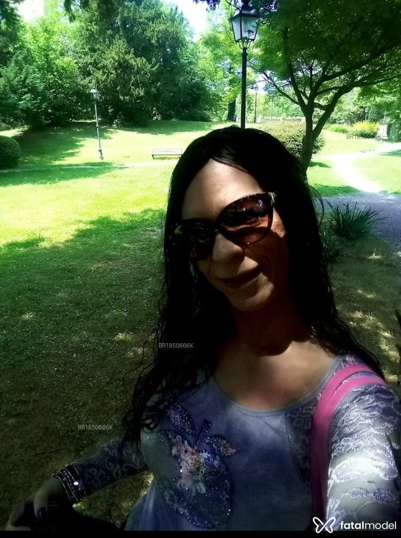 Acompanhante mulher trans morena (o) de olhos castanhos em Aparecida de Goiânia Acompanhante mulher trans morena (o) de olhos castanhos em Aparecida de Goiânia - Andressinha alves