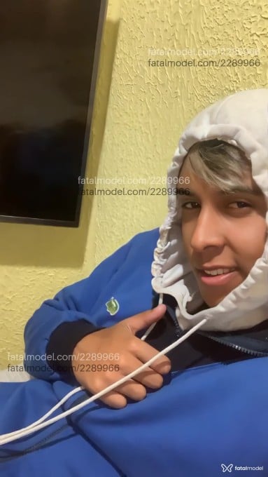 Acompanhante homem morena (o) de olhos pretos em São Paulo - Preto