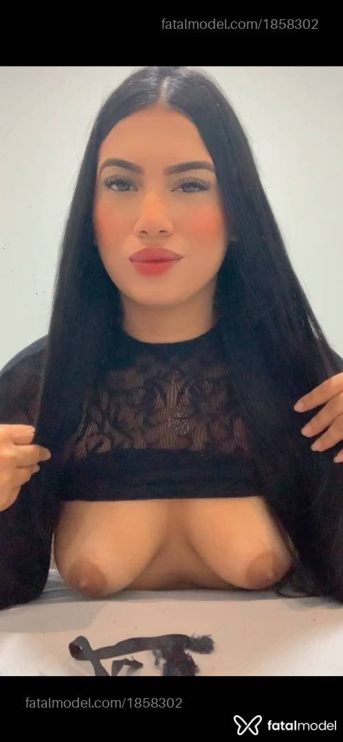 Acompanhante mulher morena (o) de olhos castanhos em Araguari - Victória