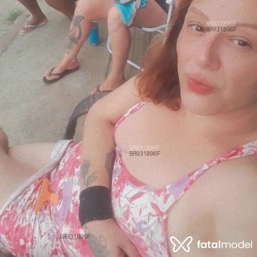 Acompanhante travesti com cabelo castanho de olhos castanhos em Canoas - Valesca Bitencourt