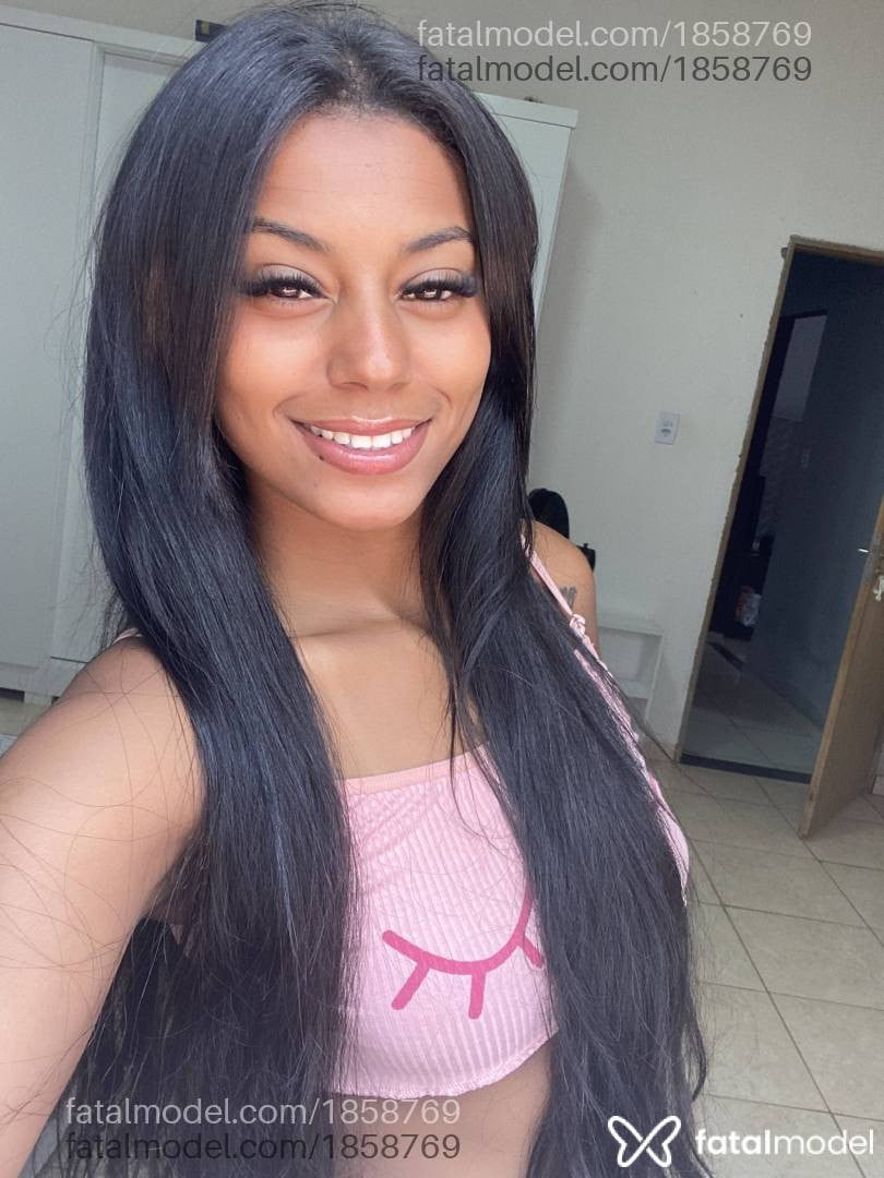 Acompanhante mulher morena (o) de olhos castanhos - Nina Gonçalves