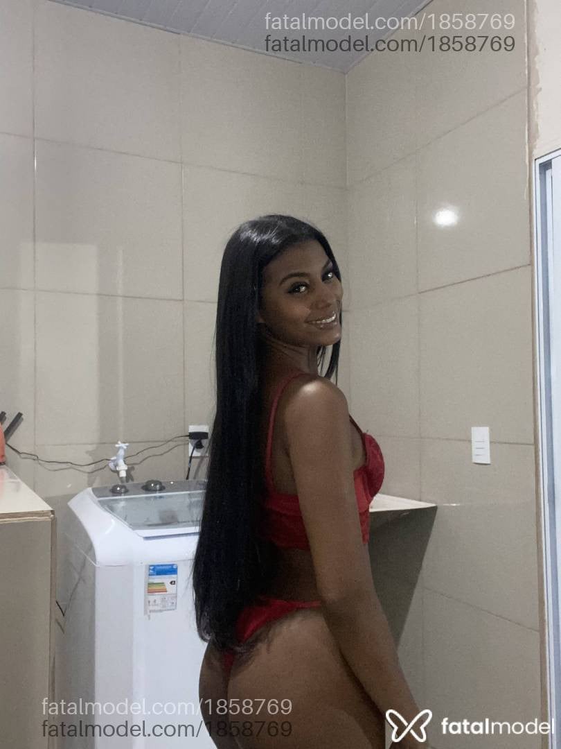 Acompanhante mulher morena (o) de olhos castanhos - Nina Gonçalves