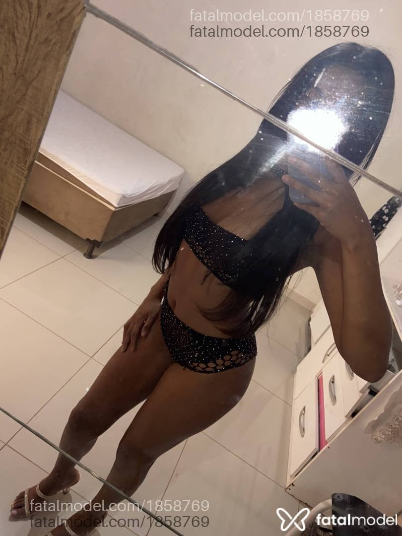 Acompanhante mulher morena (o) de olhos castanhos - Nina Gonçalves