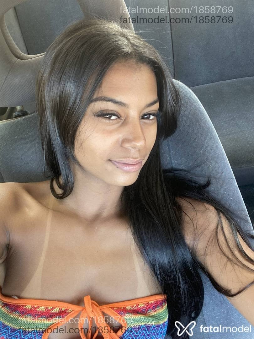 Acompanhante mulher morena (o) de olhos castanhos - Nina Gonçalves
