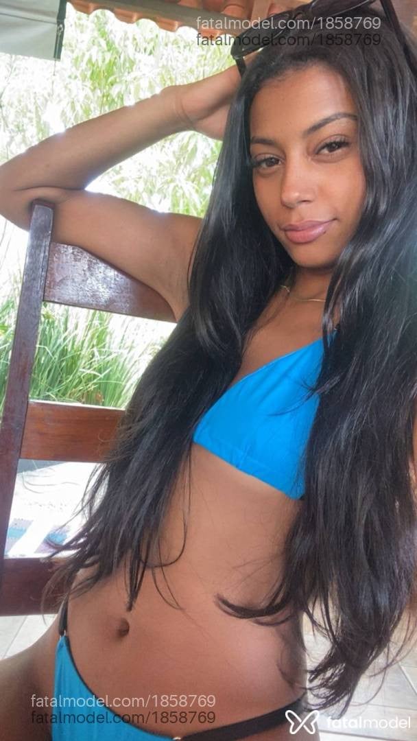Acompanhante mulher morena (o) de olhos castanhos - Nina Gonçalves