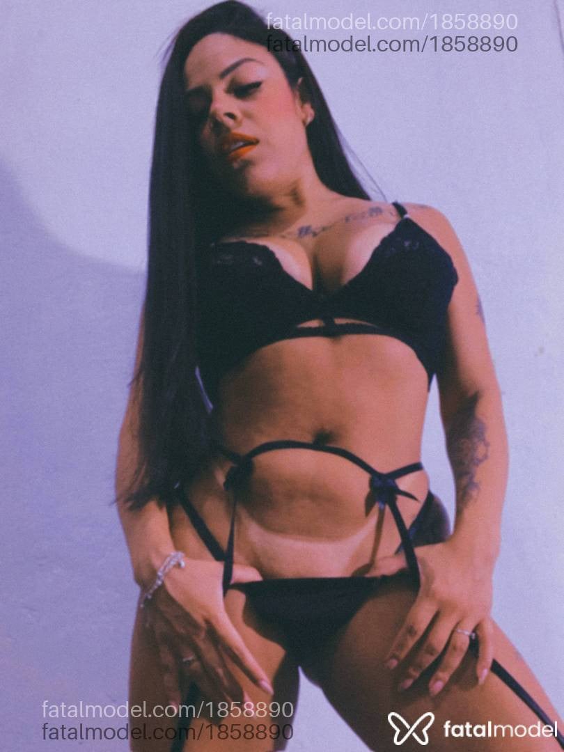 Acompanhante mulher com cabelo castanho de olhos mel em Videira - Erika