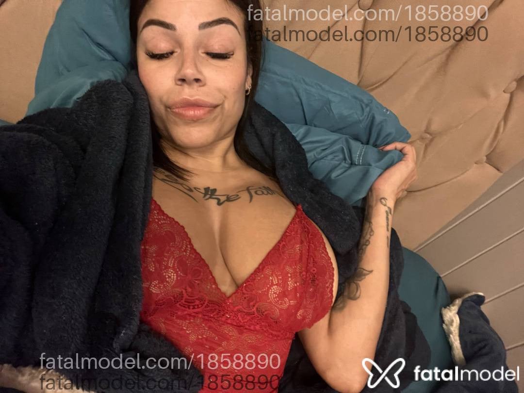 Acompanhante mulher com cabelo castanho de olhos mel em Videira - Erika