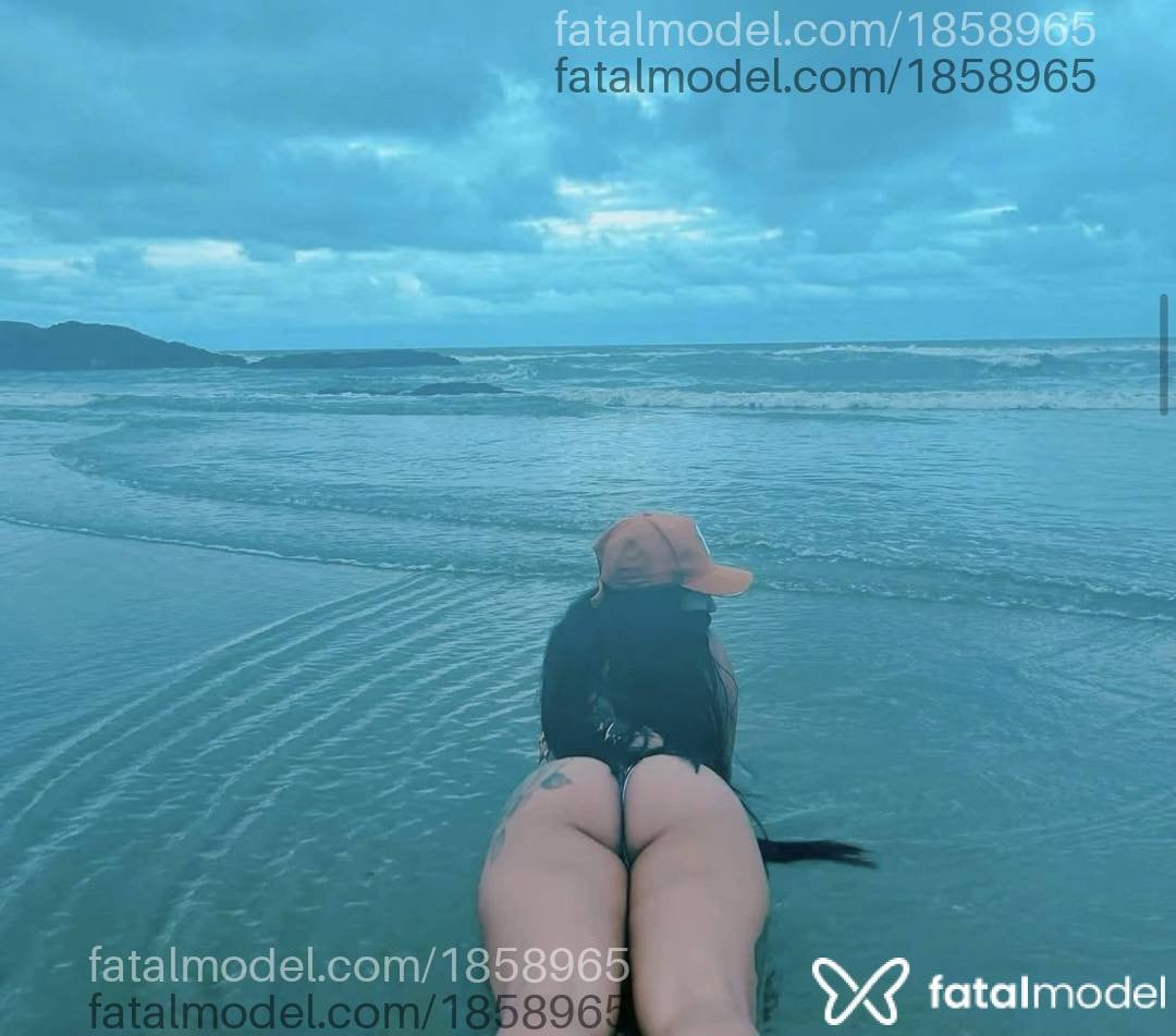 Acompanhante mulher morena (o) de olhos pretos - Kelly