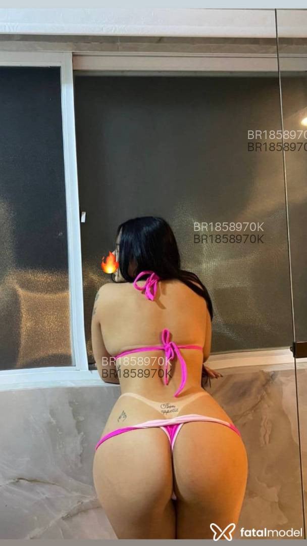 Acompanhante mulher morena (o) de olhos pretos - Luiza