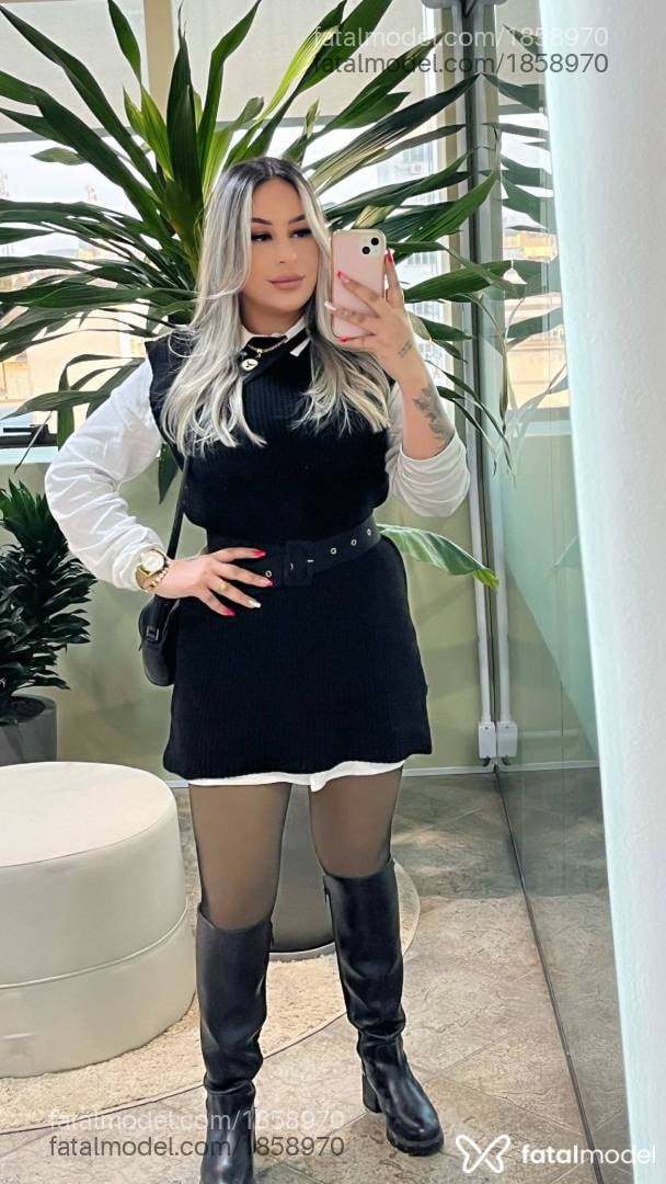 Acompanhante mulher morena (o) de olhos pretos - Luiza