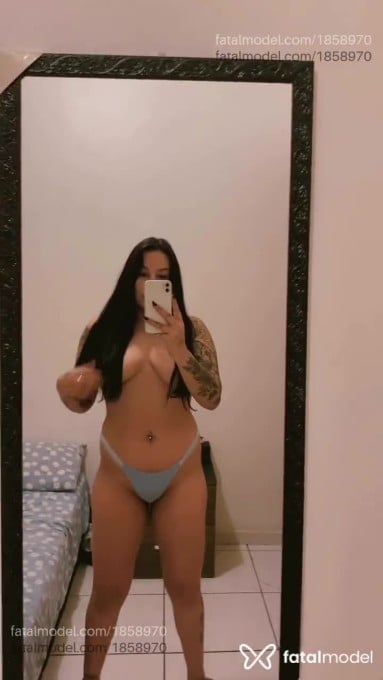 Acompanhante mulher morena (o) de olhos pretos - Luiza