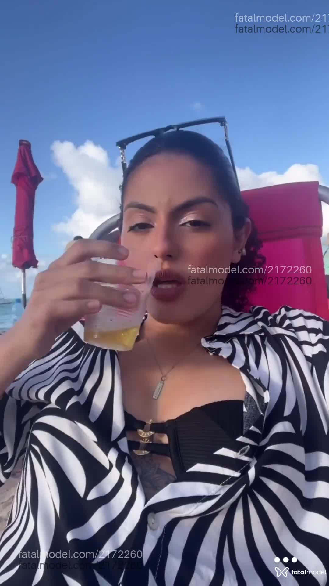 Acompanhante mulher com cabelo castanho de olhos castanhos em Maceió - Luanna