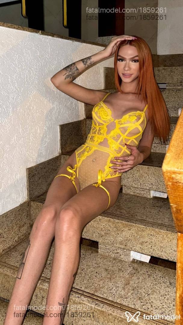 Acompanhante mulher trans ruiva (o) de olhos verdes - Lorayne Ruy