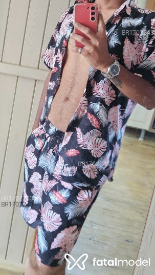 Acompanhante homem com cabelo castanho de olhos castanhos em Tubarão Acompanhante homem com cabelo castanho de olhos castanhos em Tubarão - Karlos